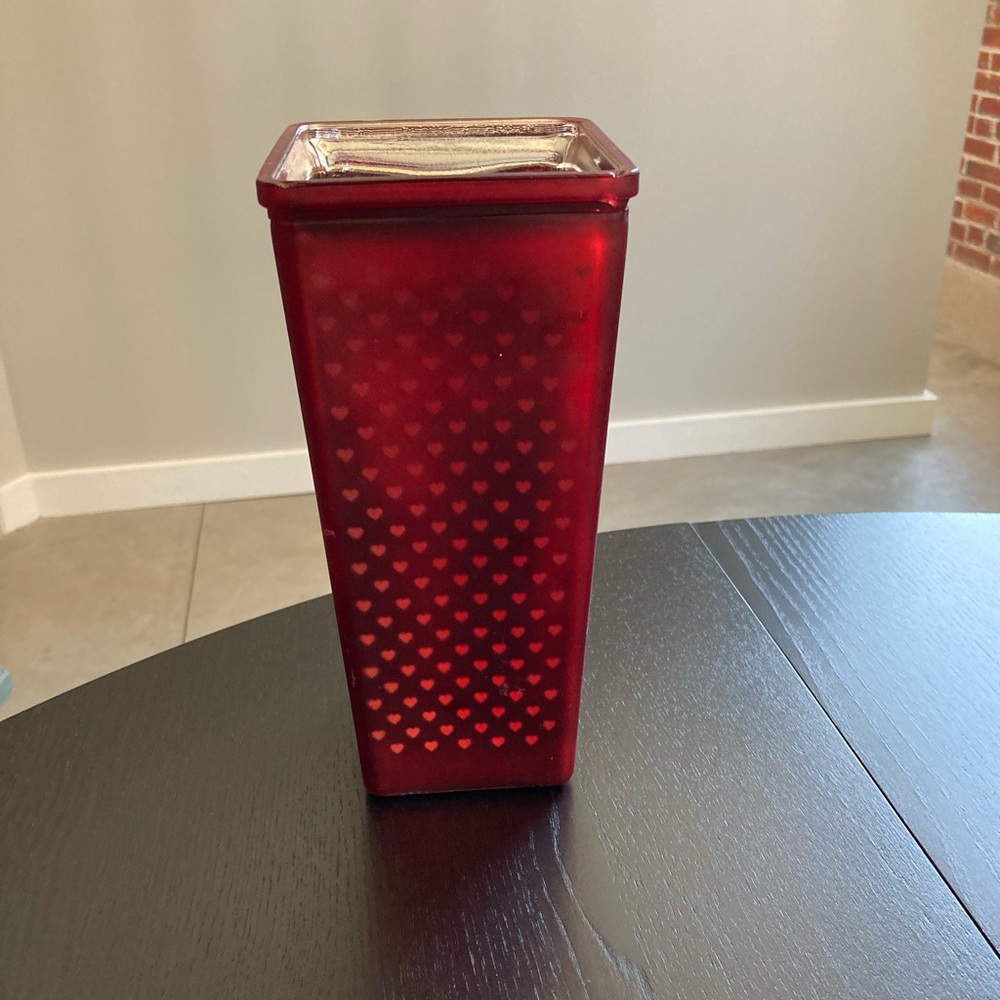 Red flower vase